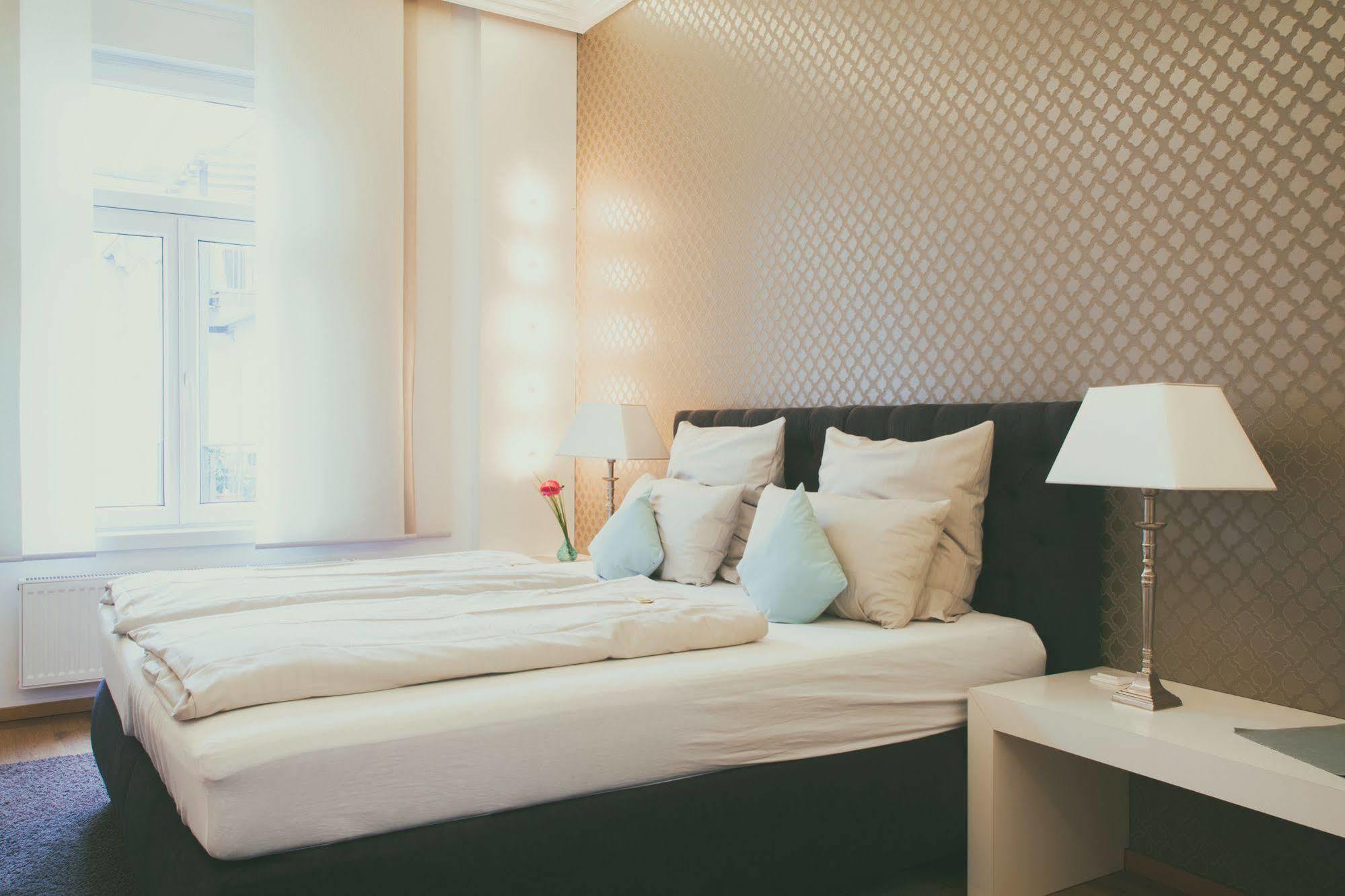 Helvetia Suites Düsseldorf Esterno foto