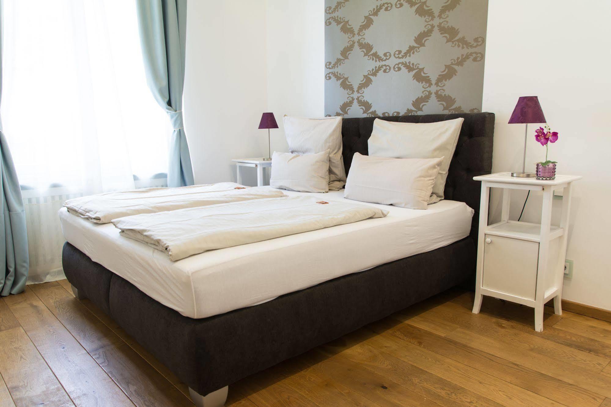 Helvetia Suites Düsseldorf Esterno foto