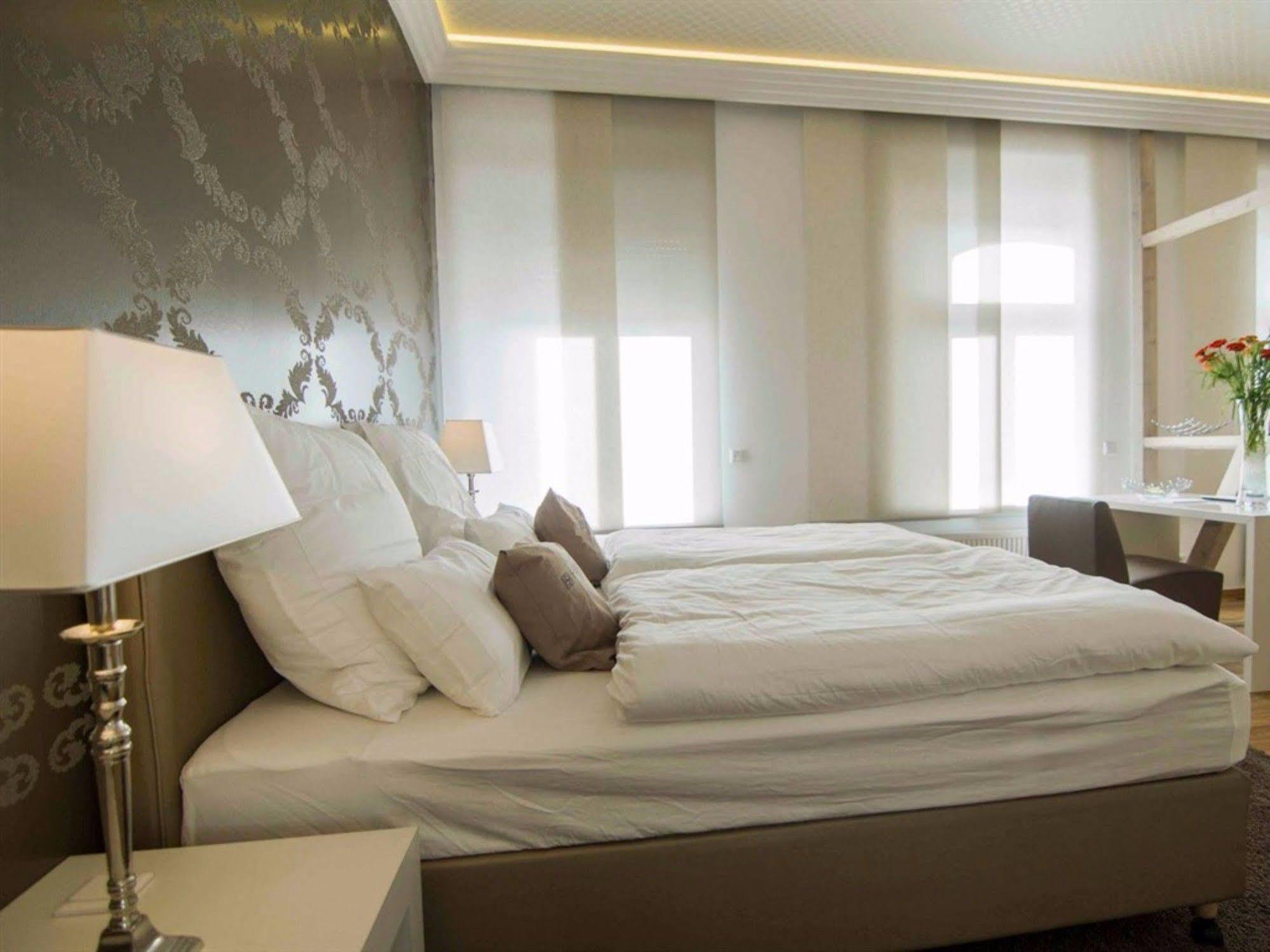 Helvetia Suites Düsseldorf Esterno foto