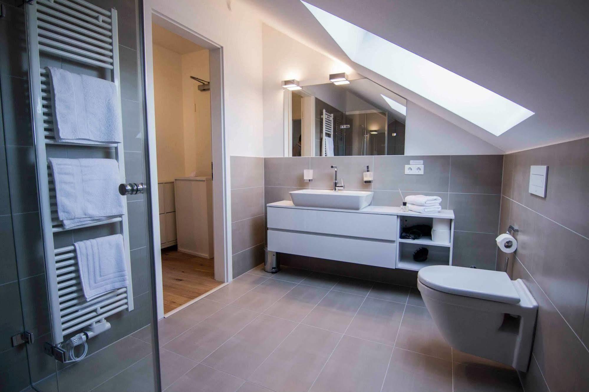 Helvetia Suites Düsseldorf Esterno foto