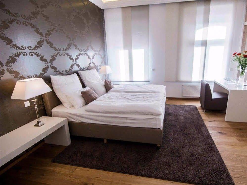 Helvetia Suites Düsseldorf Esterno foto